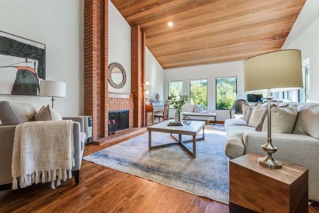 Image 1 of property listing at 10675 Clubhouse Lane, Cupertino, CA 95014