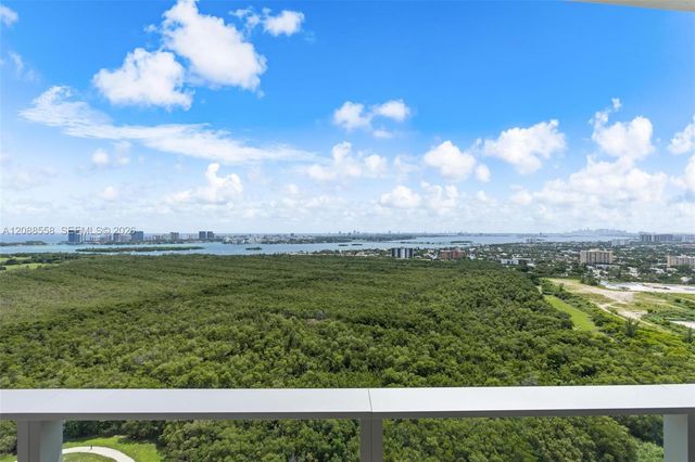 2411 Laguna Circle 2803, Miami, FL 33181