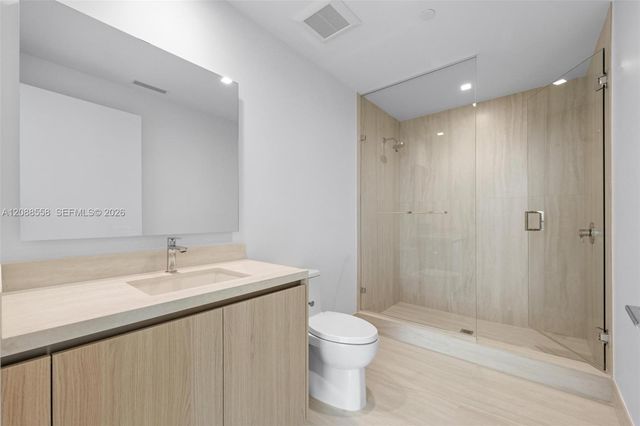 2411 Laguna Circle 2803, Miami, FL 33181