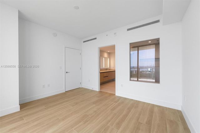 2411 Laguna Circle 2803, Miami, FL 33181