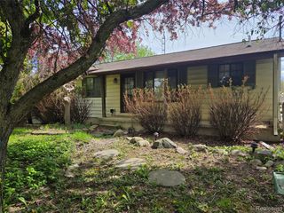 6300 Runyan Lake Road, Fenton, MI 48430
