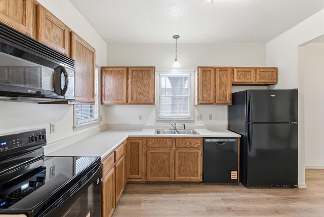 1204 W 2nd, Wichita, KS 67203