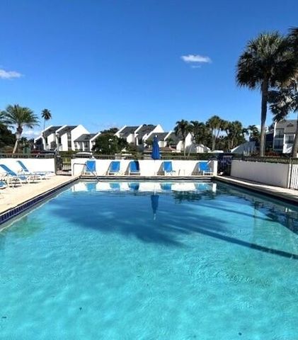 1405 Bridgewood Drive 1405, Boca Raton, FL 33434