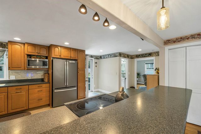 2 Belmont Circle, Hampton, NH 03842