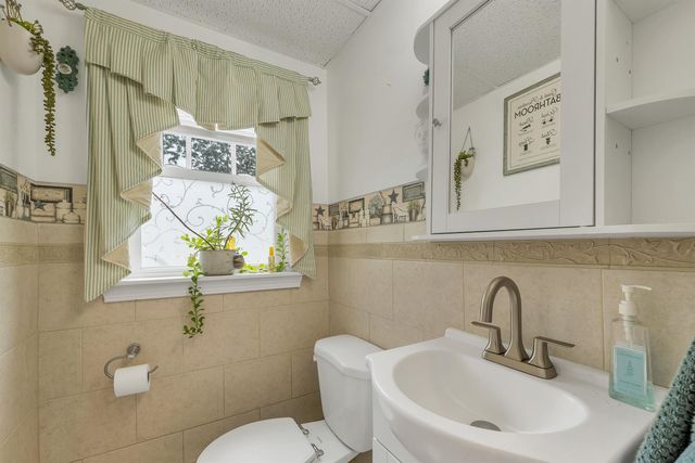 2 Belmont Circle, Hampton, NH 03842