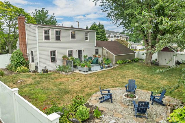 2 Belmont Circle, Hampton, NH 03842