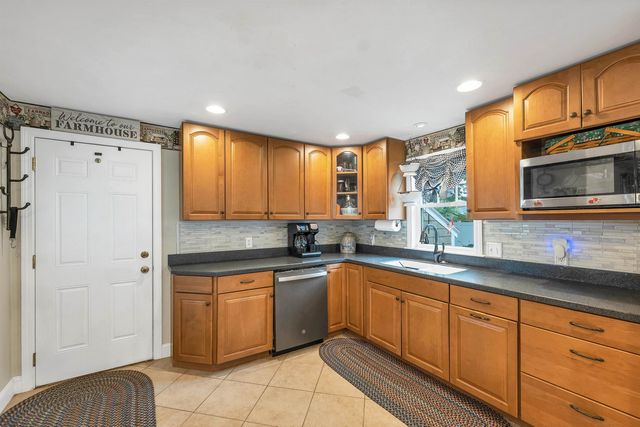 2 Belmont Circle, Hampton, NH 03842