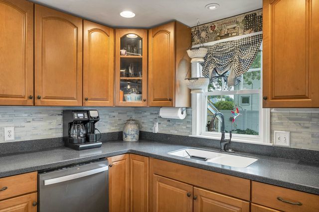 2 Belmont Circle, Hampton, NH 03842