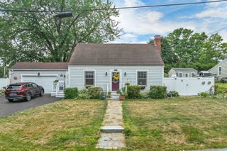 2 Belmont Circle, Hampton, NH 03842