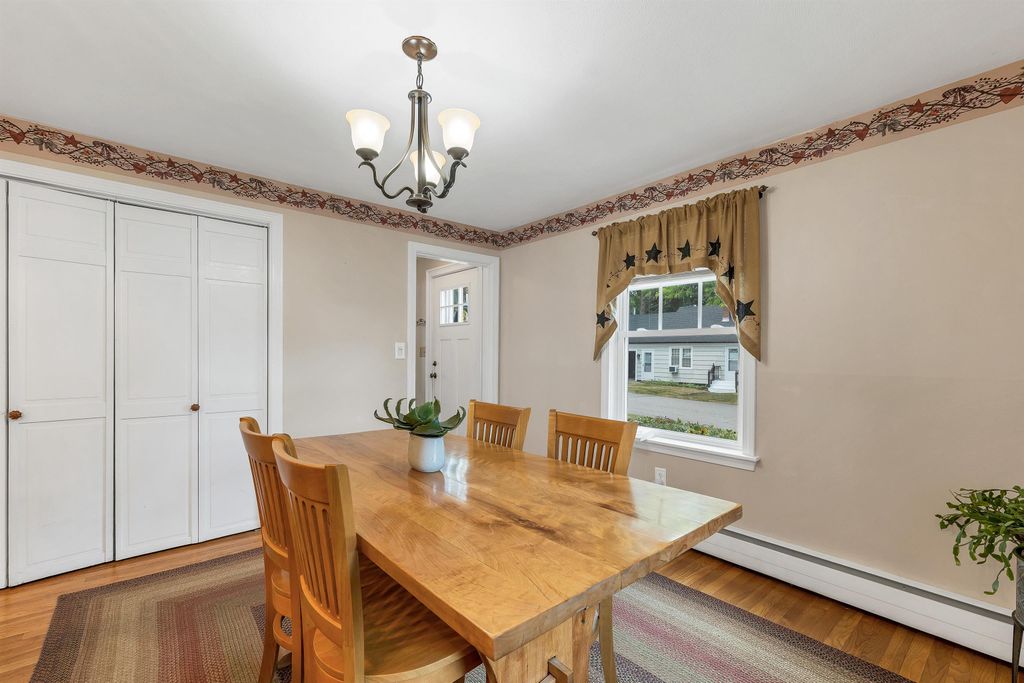 Image 12 of property listing at 2 Belmont Circle, Hampton, NH 03842