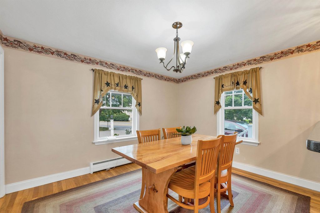 Image 14 of property listing at 2 Belmont Circle, Hampton, NH 03842