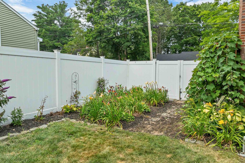 Image 35 of property listing at 2 Belmont Circle, Hampton, NH 03842