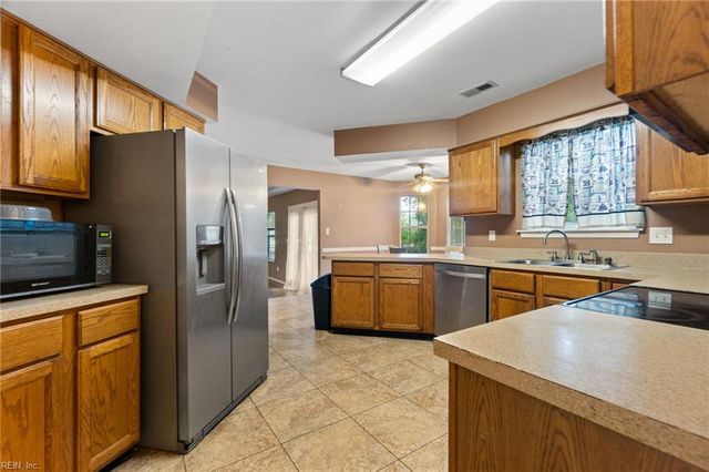 13 Valentine CT, Hampton, VA 23666