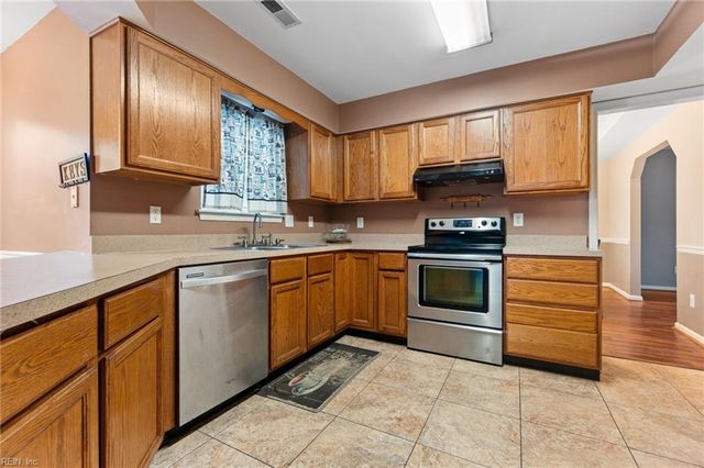 13 Valentine CT, Hampton, VA 23666