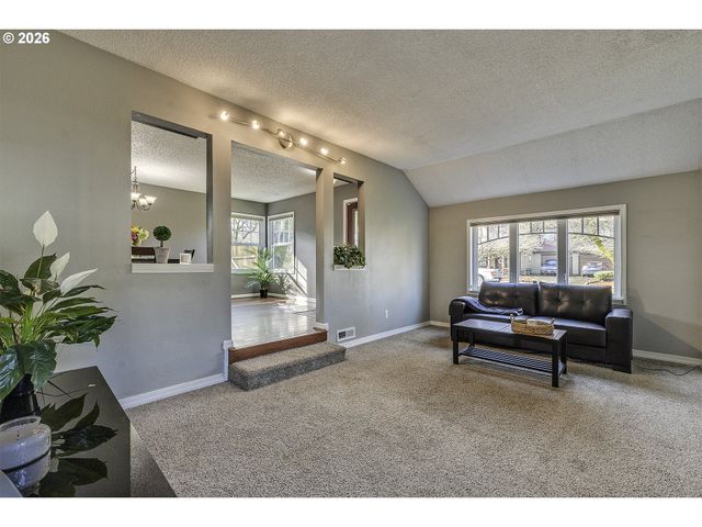 8504 N FOSS Ave, Portland, OR 97203