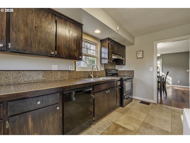 8504 N FOSS Ave, Portland, OR 97203