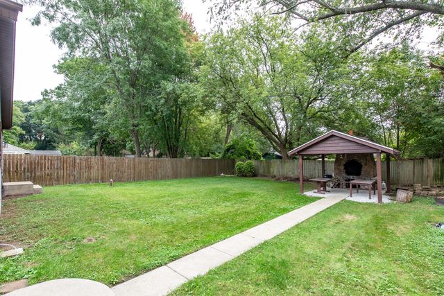10395 W Illinois Avenue, Beach Park, IL 60099
