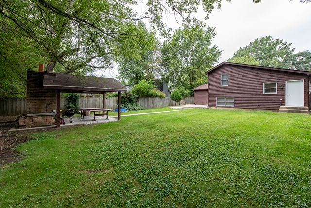 10395 W Illinois Avenue, Beach Park, IL 60099
