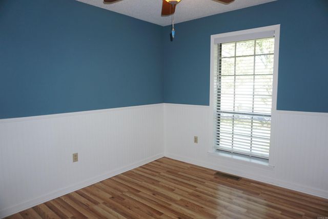 119 Western Hills Dr, Searcy, AR 72143