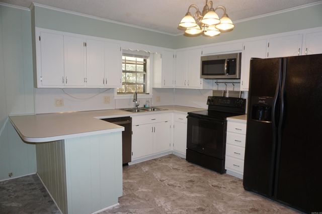 119 Western Hills Dr, Searcy, AR 72143