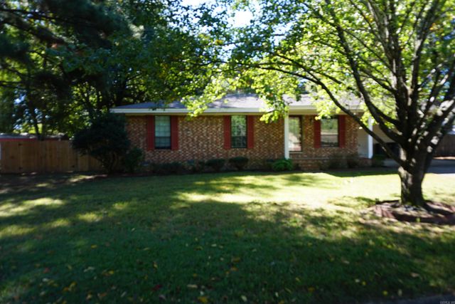 119 Western Hills Dr, Searcy, AR 72143