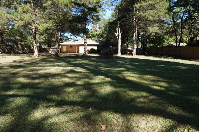 119 Western Hills Dr, Searcy, AR 72143