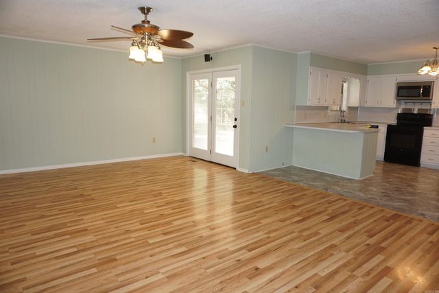 119 Western Hills Dr, Searcy, AR 72143