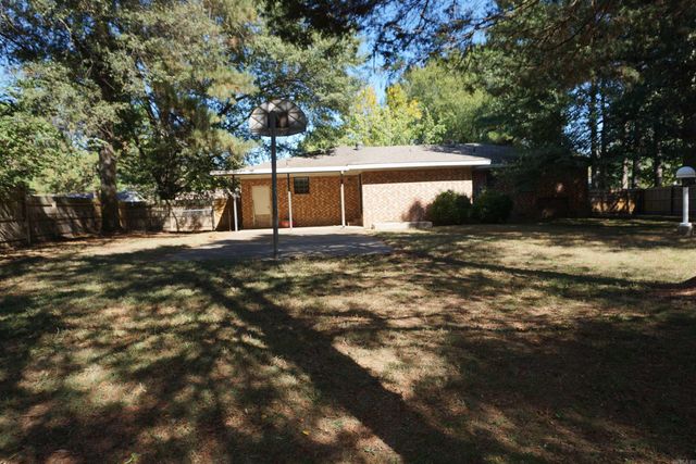 119 Western Hills Dr, Searcy, AR 72143