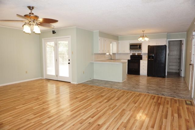 119 Western Hills Dr, Searcy, AR 72143