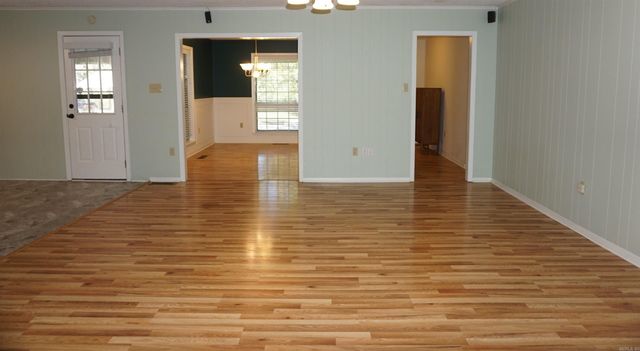 119 Western Hills Dr, Searcy, AR 72143