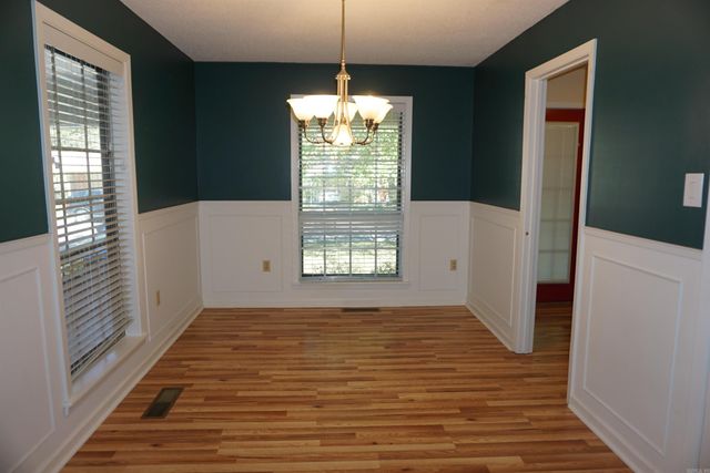 119 Western Hills Dr, Searcy, AR 72143