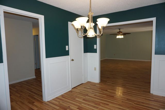 119 Western Hills Dr, Searcy, AR 72143