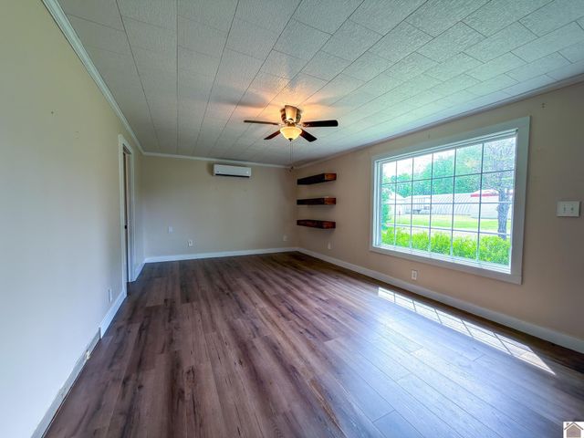 206 Jackson, Hardin, KY 42048