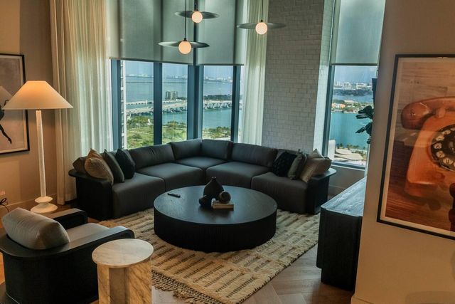 121 NE 5th Street 1506, Miami, FL 33132