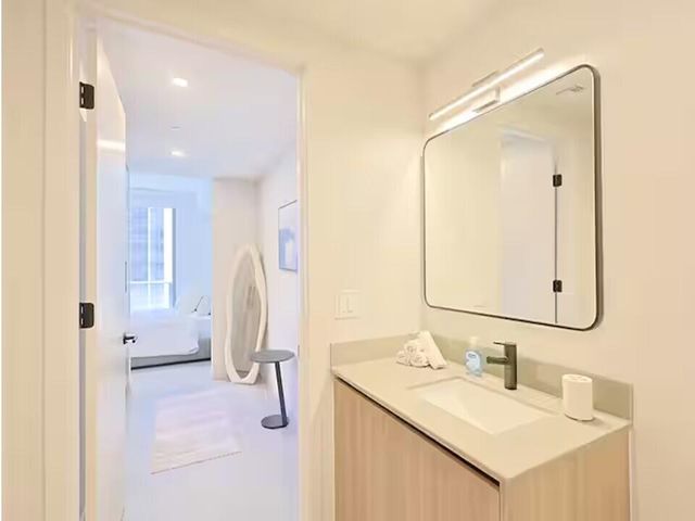 121 NE 5th Street 1506, Miami, FL 33132