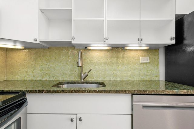 720 W Gordon Terrace 3B, Chicago, IL 60613