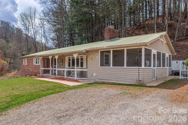 63 Memory Drive, Waynesville, NC 28786