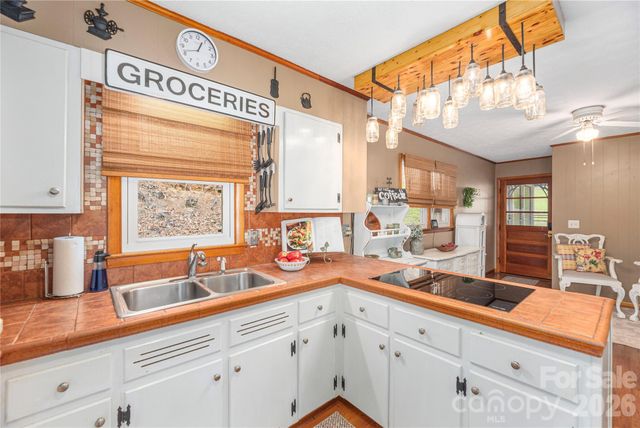 63 Memory Drive, Waynesville, NC 28786