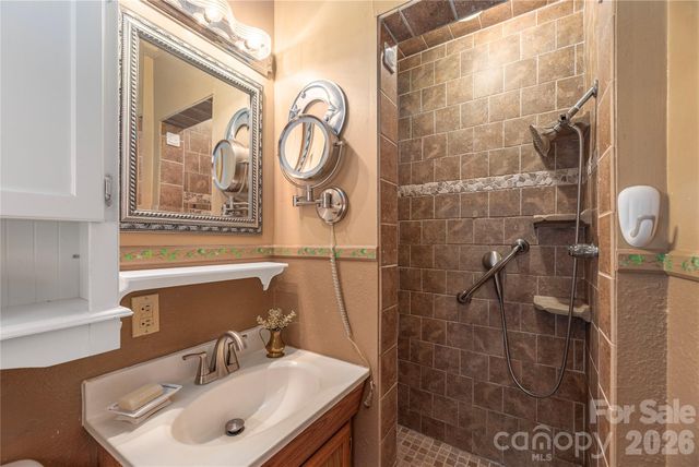 63 Memory Drive, Waynesville, NC 28786