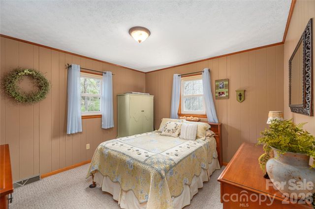 63 Memory Drive, Waynesville, NC 28786
