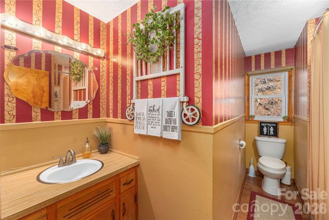 63 Memory Drive, Waynesville, NC 28786