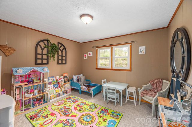 63 Memory Drive, Waynesville, NC 28786