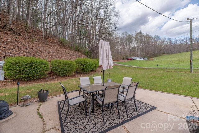 63 Memory Drive, Waynesville, NC 28786