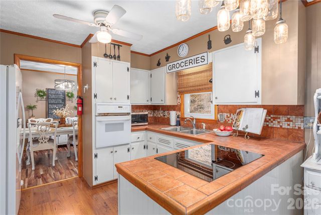 63 Memory Drive, Waynesville, NC 28786