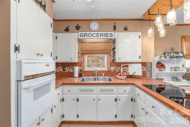 63 Memory Drive, Waynesville, NC 28786
