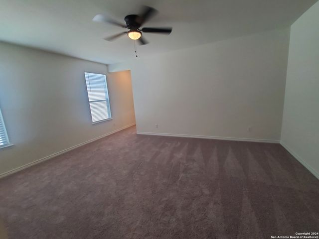518 DEER CREST DR, New Braunfels, TX 78130