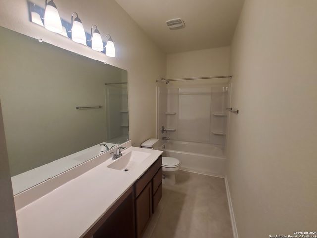 518 DEER CREST DR, New Braunfels, TX 78130