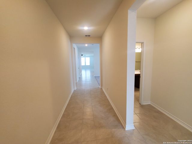 518 DEER CREST DR, New Braunfels, TX 78130