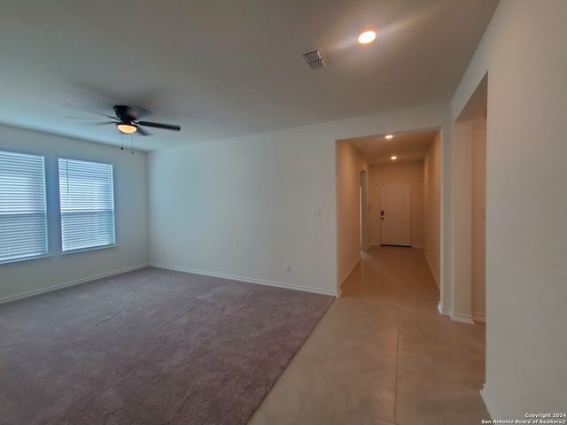 518 DEER CREST DR, New Braunfels, TX 78130