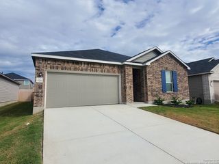 518 DEER CREST DR, New Braunfels, TX 78130
